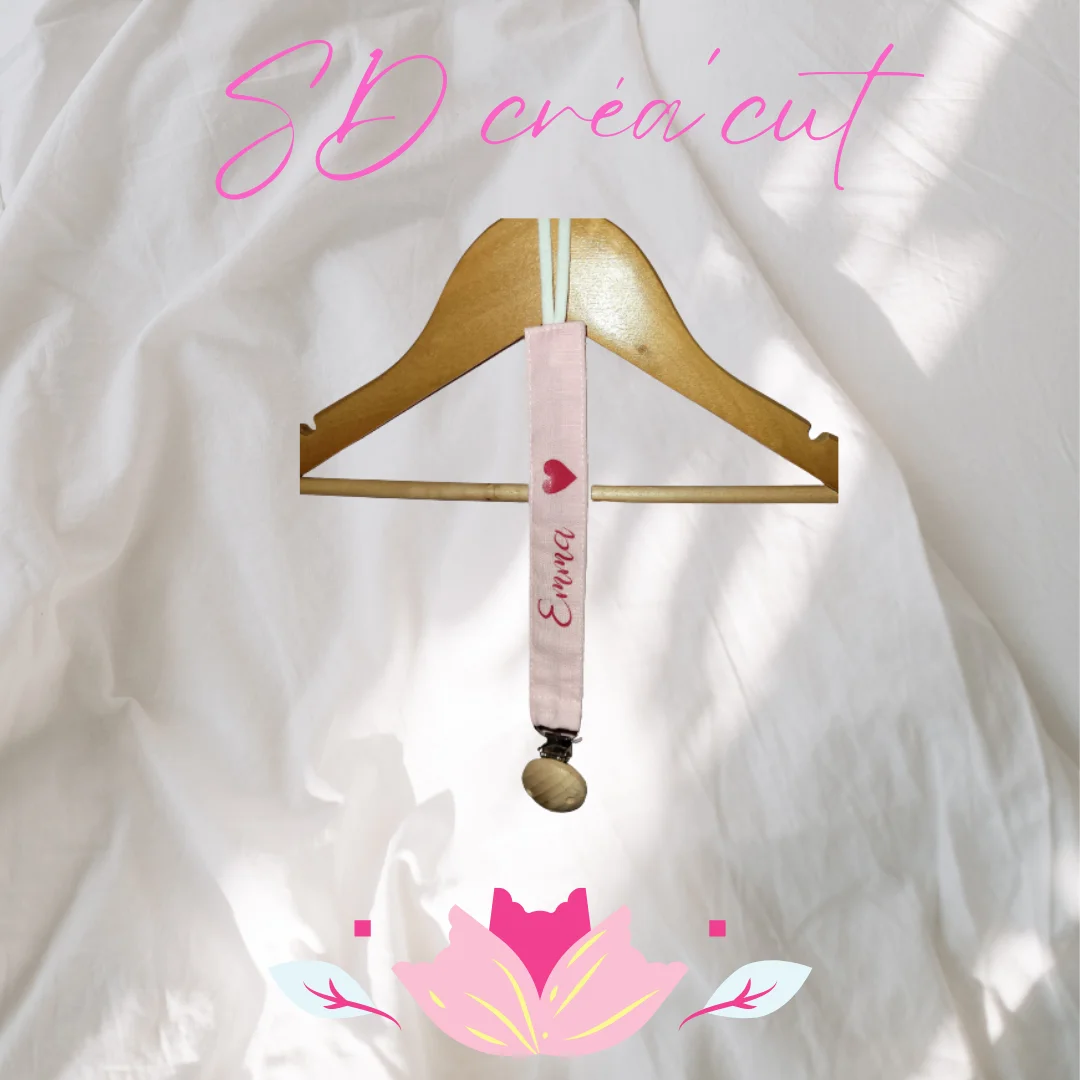 Attache Tétine en Tissu Rose